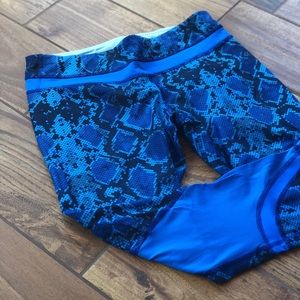 Blue lululemon crops